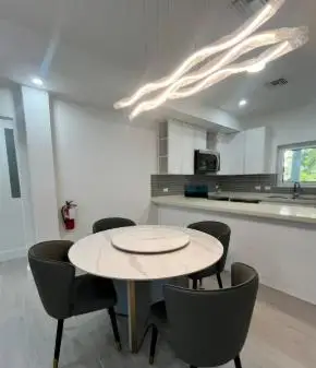 CENTURY 21 | HINDS WAY 4 BED