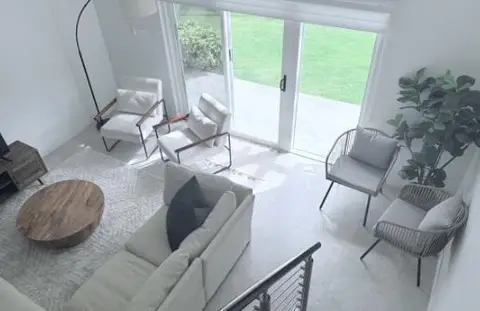 CENTURY 21 | THE MEADOWS