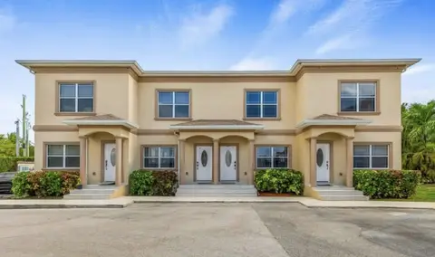 Colonial Grand 2 bed 2.5 bath