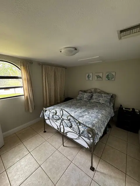 Room for Rent - West Bay