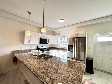 For Rent | 2 Bed 2 Bath with Private Garden