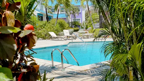 CAYMAN CROSSING - 2 BED - ALL INCLUSIVE - 6 - 9 MONTH RENTAL - AUG 1ST
