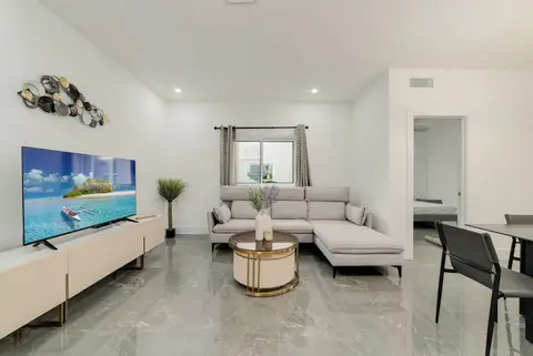 CENTURY 21 | YARL 2 BED 1 BATH