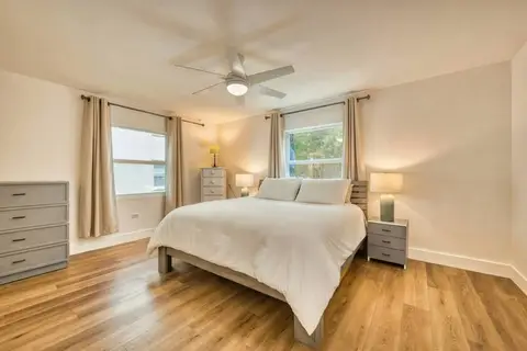 2 Min Drive to Beach | Quiet | Patio | Sleeps 6 - SHORT TERM ONLY - View Local rates NOW!