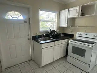 George Town One Bedroom Apartment