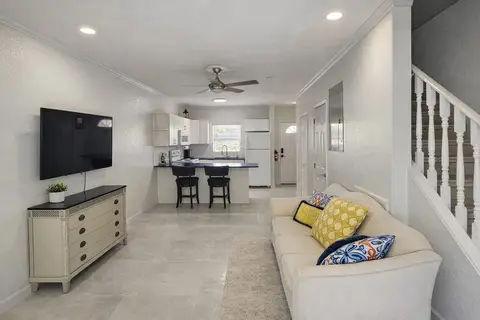 1 Bed Apartment - Close to Hurleys