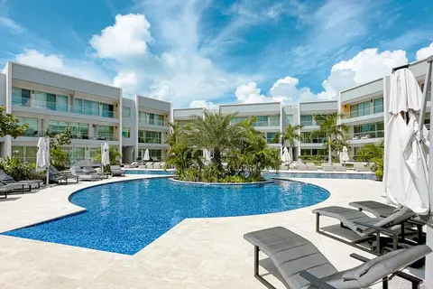 Luxury 2BR Condo | Walk to Seven Mile Beach, Pools - SHORT TERM ONLY - View Local rates NOW!