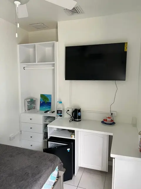 STUDIO APARTMENT FOR RENT – CENTRAL GEORGE TOWN