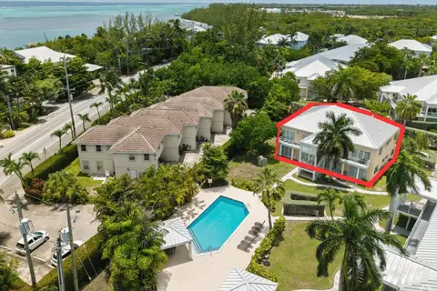 Cosy 1-Bed, Pool + Sea and Dining close by - SHORT TERM ONLY - View Local rates NOW!