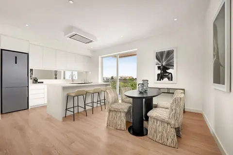 FOR LEASE | ONE|GT Unit 401 Aurora Sky+ - 3-bed And Den , 4-bath