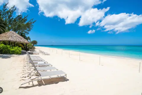 SEASCAPE, 1 bed Studio on SMB! Available now!