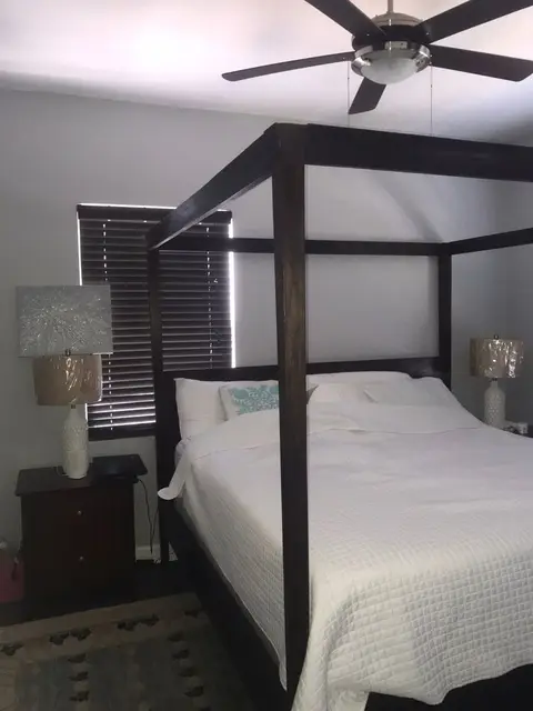 Room available in 3 bed/3bath apartment