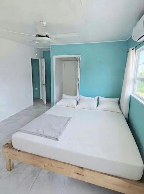 Democracy Drive D – 1 bedroom / 1 bathroom – Includes Utilities