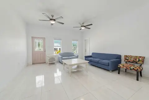 CENTURY 21 | 3 BED, SINGLE FAMILY HOME IN LOWER VALLEY