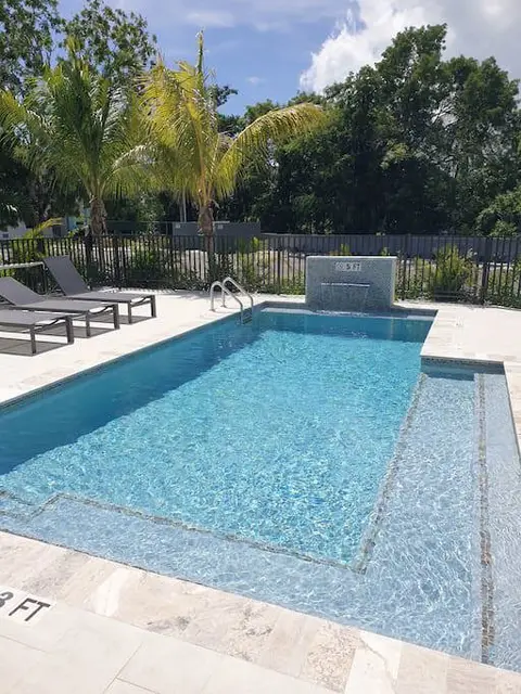 Modern 2BR/2BA & 1BR/1BA available. Walk to Beach, Pool & BBQ, in WestBay. - SHORT TERM ONLY - View Local rates NOW!