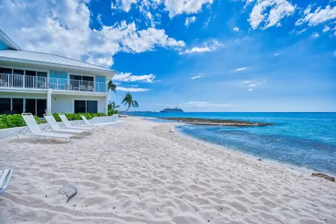 7mile Beach! 3 bedroom family beach condo - SHORT TERM ONLY - View Local rates NOW!