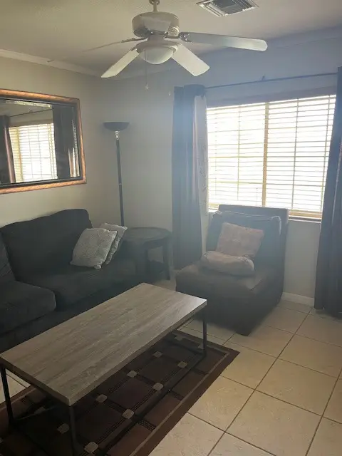 1 Bed 1 Bath CI$2000.00 Lakeside