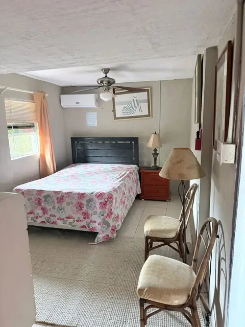 Apartment for rent 1350KYD Westbay