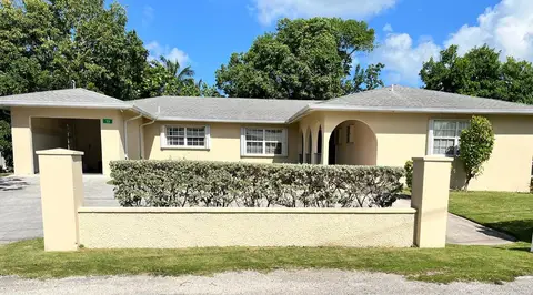 4-bedroom 2.5 Bathroom FOR RENT