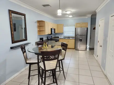 2 Bedroom 1.5 Bathroom townhouse at Savannah (Back on the Market)