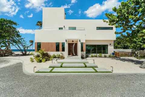 CENTURY 21 | HALCYON POINT - EXPERIENCE LUXURY FIRSTHAND