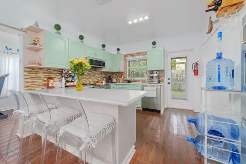 CENTURY 21 | PARKLANE LIVING TOWNHOUSE